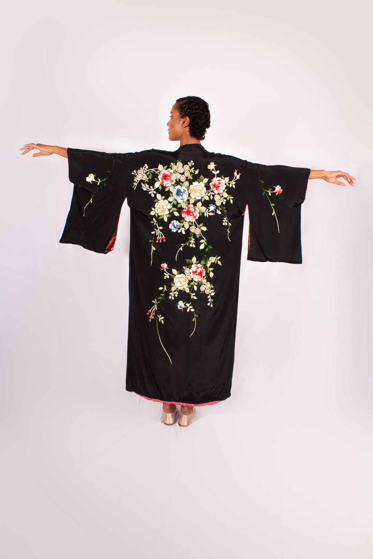 1920s Hand-Embroidered Japanese Silk Kimono